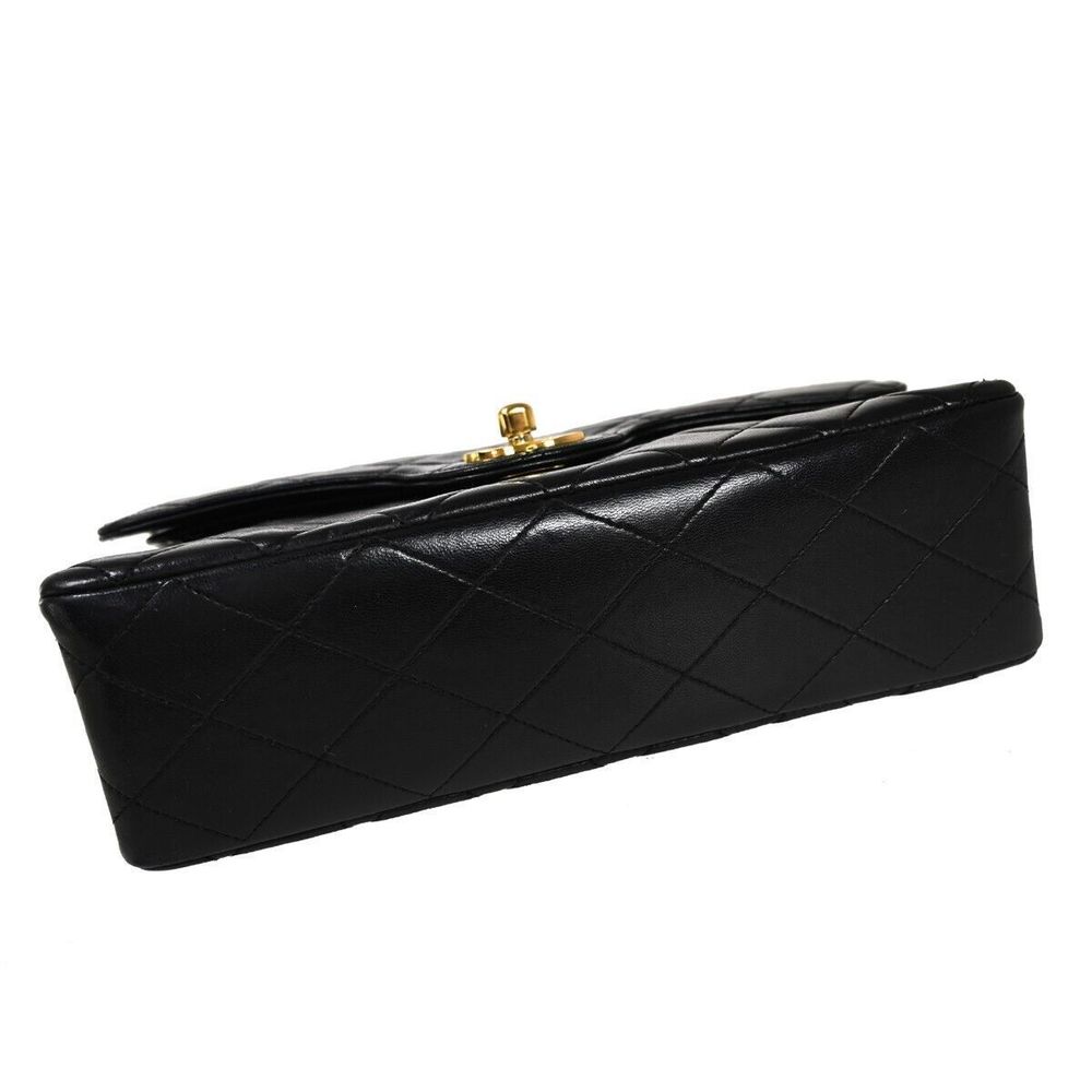 CHANEL Matelasse Handbag - Picture 3 of 16